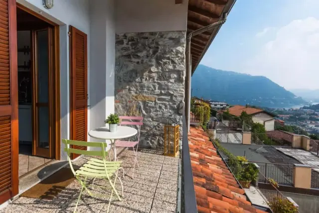 Apartment in Via per la Svizzera 1