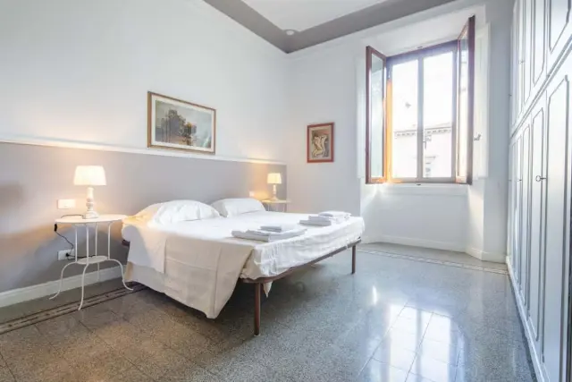 Santa Maria Novella 4 bedrooms 3