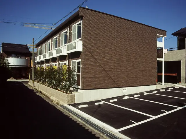 レオパレスフローラ津興 0