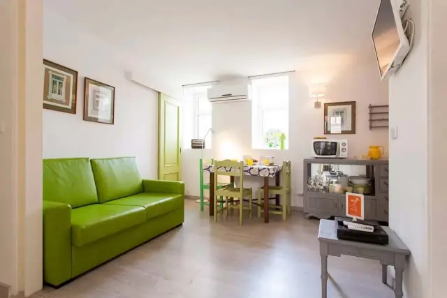 Charming 2BR Apt w/ workspace at the heart of Alfama 0