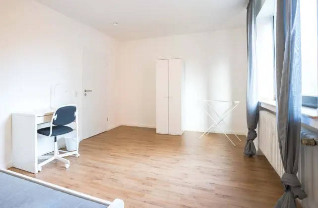 Koelner Landstrasse 352 -  2. OG li (Gigacube) 3