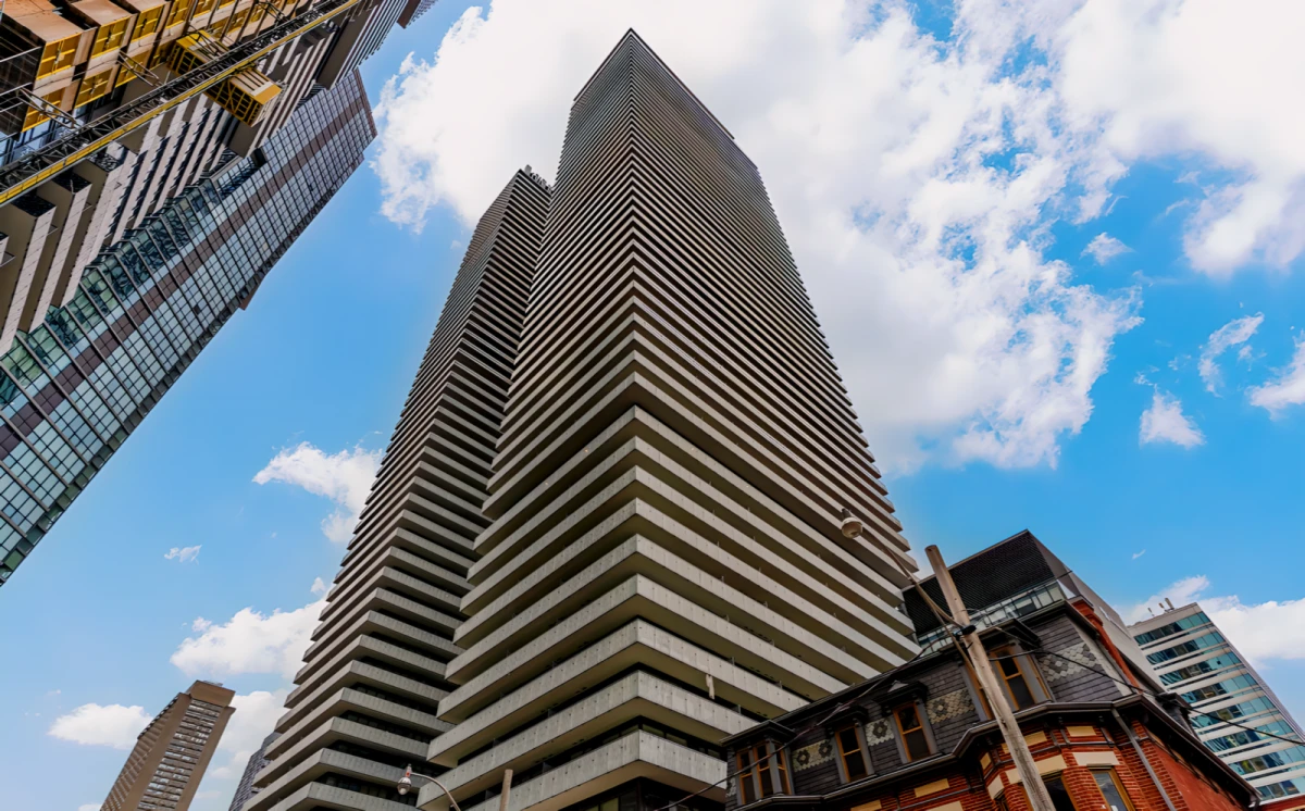 LPH5002 - 50 Charles St E 0
