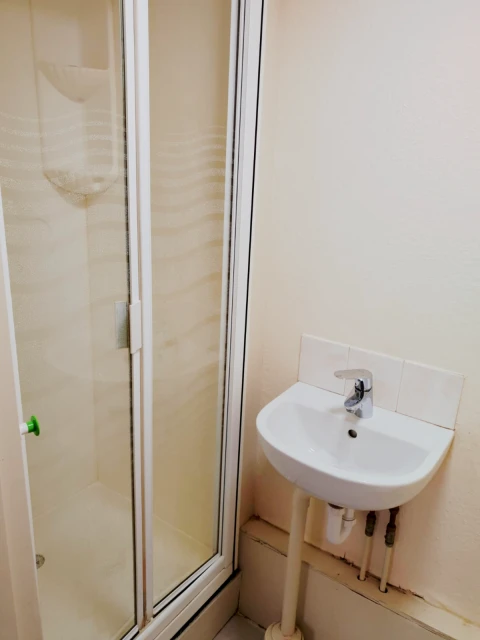 apartment in Wembley 4