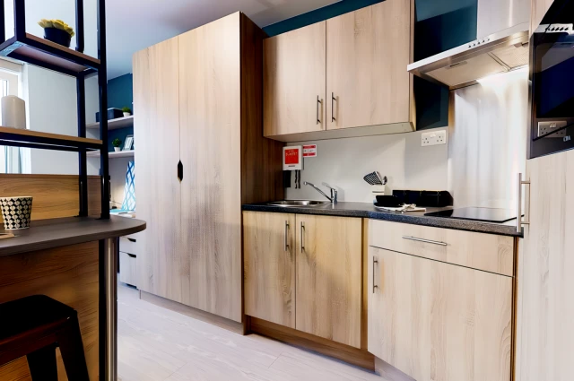 Shepherds Bush Road 18206# 4
