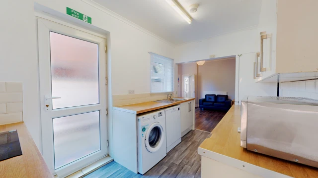 Room 2, Sibthorpe Street, LN5 7SH 2