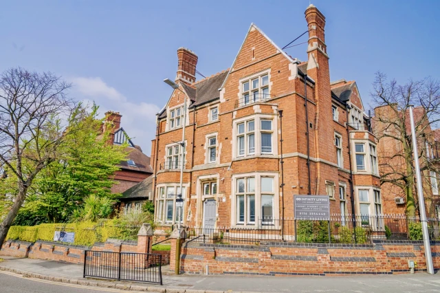 Room 11, Regent Road, LE1 7PA 2