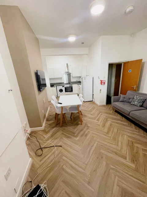 32A, Cardigan Road , LS6 3AG 1