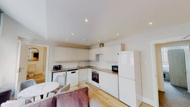 Fitzhardinge House, BS1 2EY 2