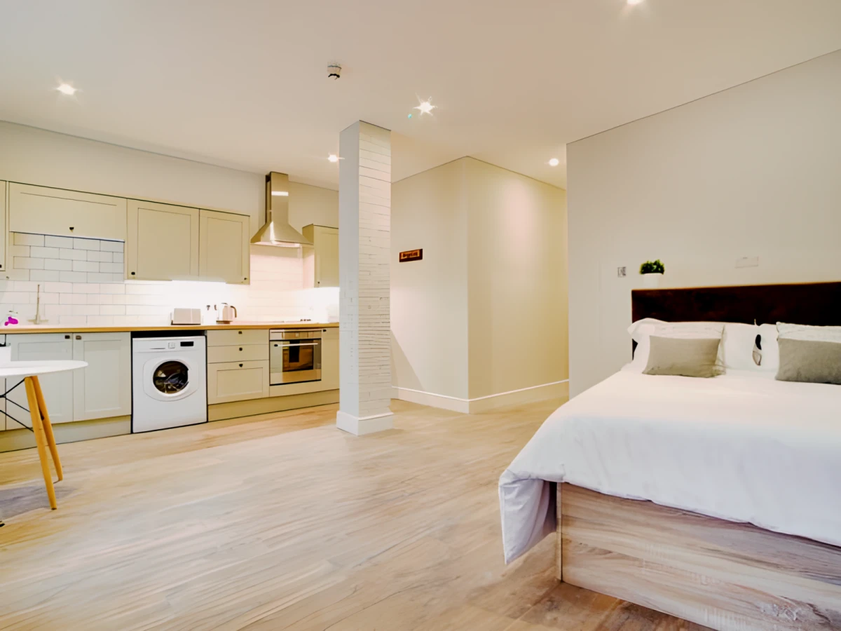 Flat Q, Park View, NG1 4GR 0