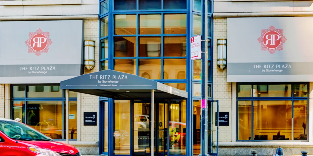 The Ritz Plaza - chỗ ở sinh viên tại New York