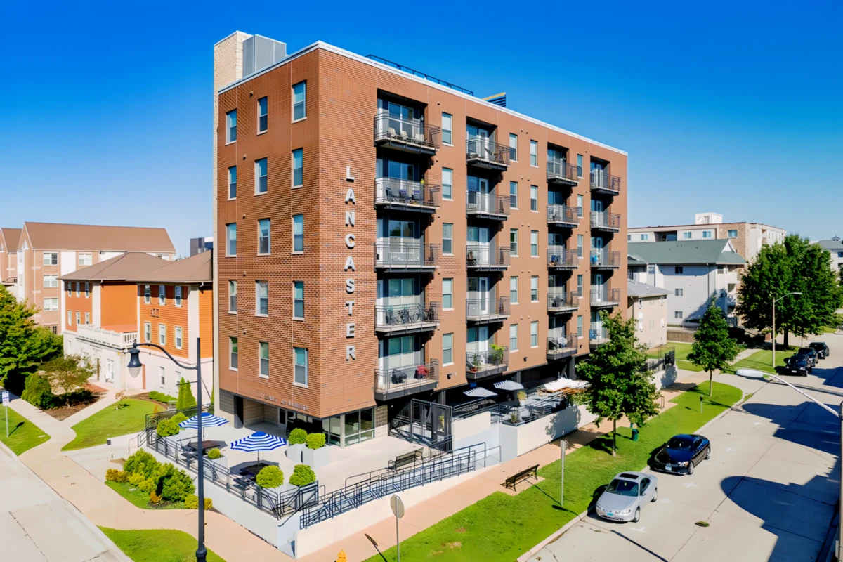 Lancaster Apartments - chỗ ở sinh viên tại sâm panh