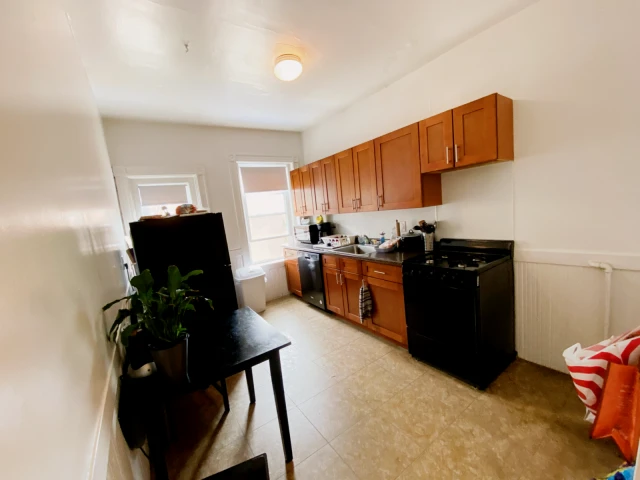 7 Mount Hood Rd. 4