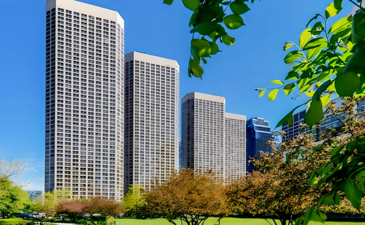 Presidential Towers - chỗ ở sinh viên tại Chicago