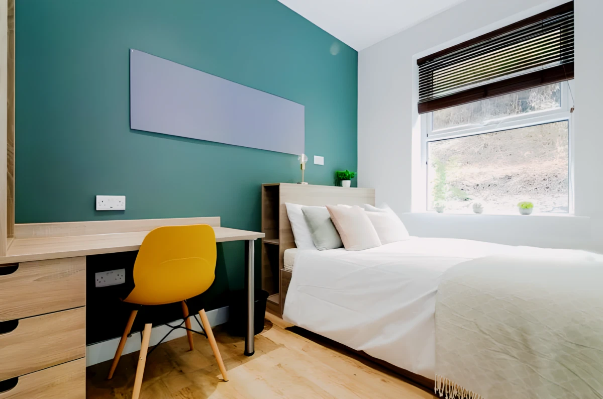 Flat 4, 42 Bankfield Road - Huddersfield student accommodation