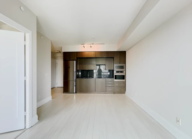 1702 - 120 Harrison Garden Blvd 1