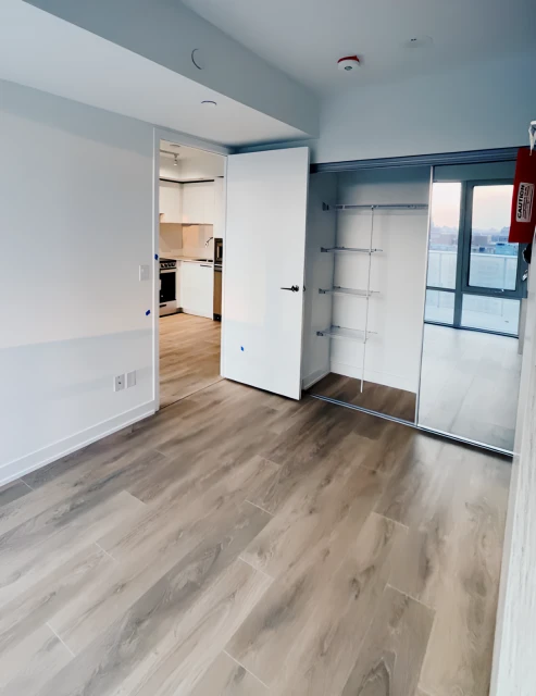 1613 - 501 Yonge St 1
