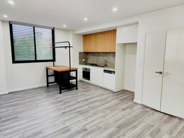 21-23 Gladstone St 2