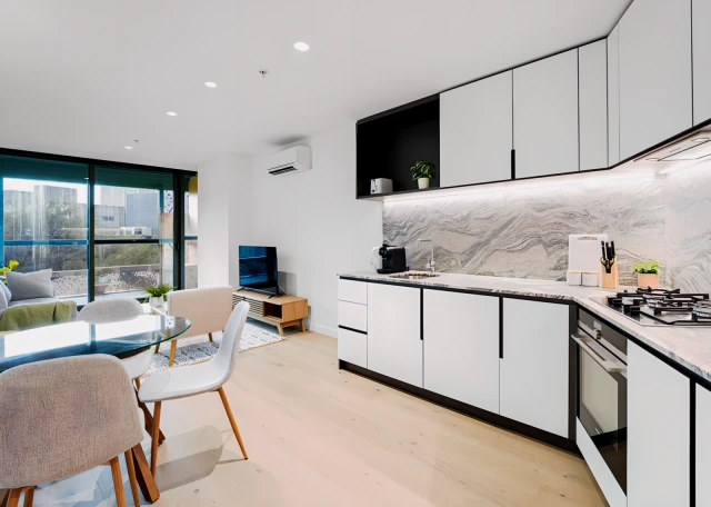 301B/639 Little Lonsdale Street 3