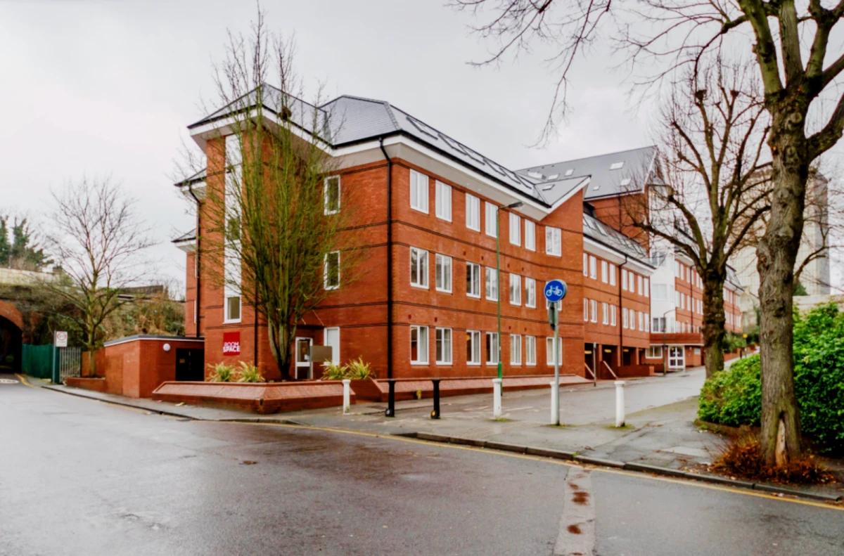 apartment near 52, Sutton Court Road 0