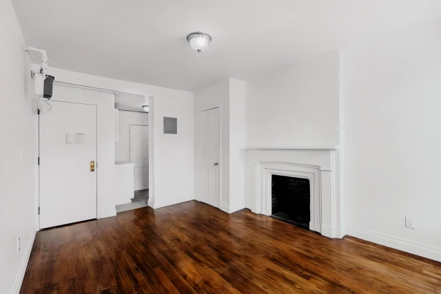 20 Cornelia Street 2