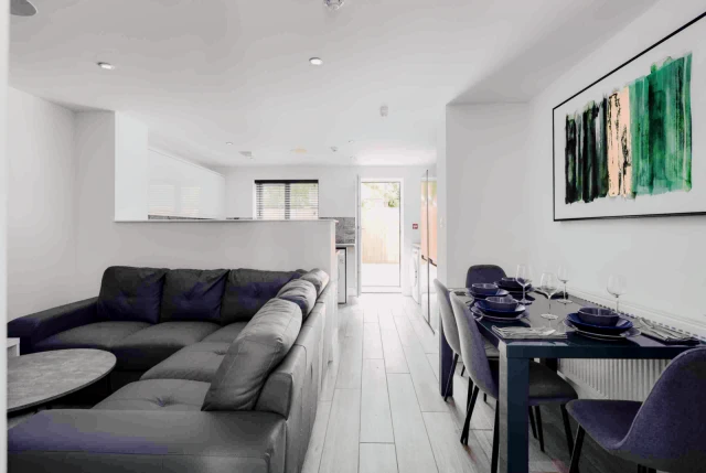 16 Wellington Avenue, L15 3