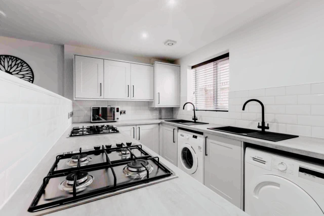 33 Cranborne Road, L15 1