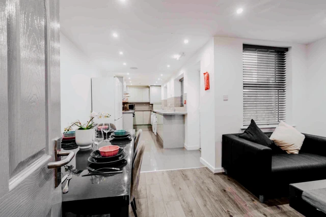 86 Langton Road, L15 1