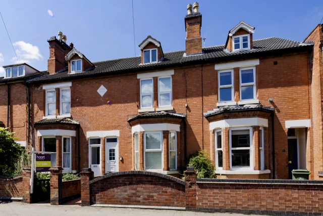 Park Road, LE11 2HD 4