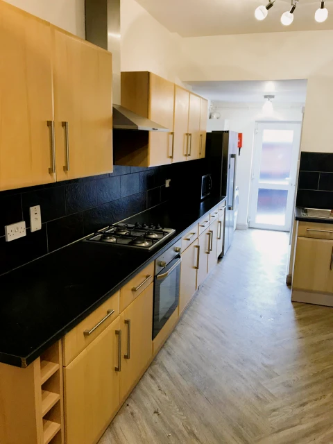 Rectory Place, LE11 1UW 2