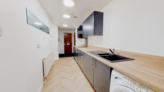 11A, Moorland Avenue, LS6 1AP 1