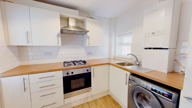 Flat 2, Wilmslow Road , M20 3NA 4