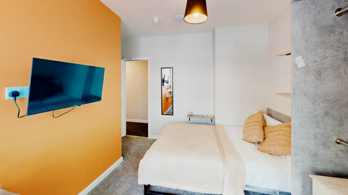 Flat 9 , Fitzhardinge House, BS1 2EY 0