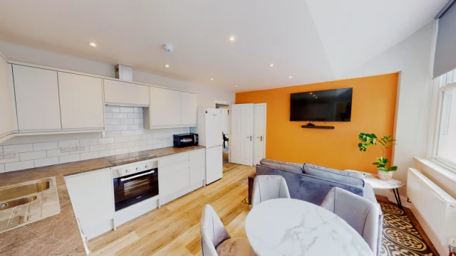 Top Floor Flat, St Nicholas Street, BS1 1UQ 4