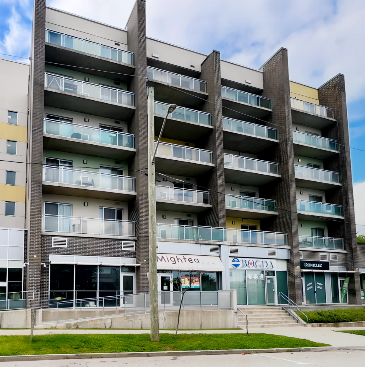 B602 - 62 BALSAM STREET 0