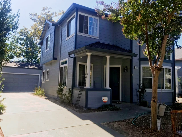 1285 Farragut Circle 1