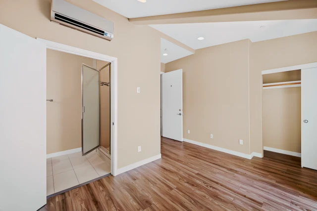 1225 W. 30th St 1