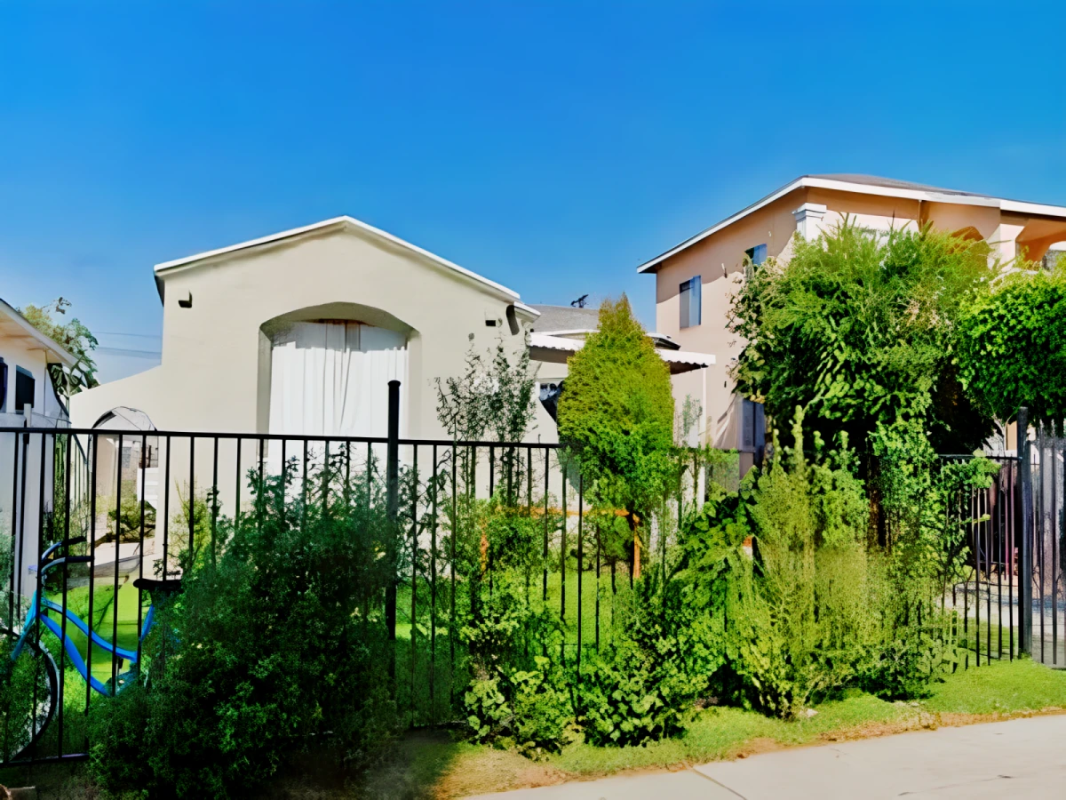 1283 1/2 W. 36th St. 0