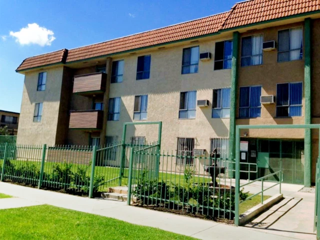 Ellendale Arms Apartments 2