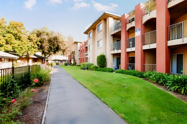 Lakeshore Apartment 2