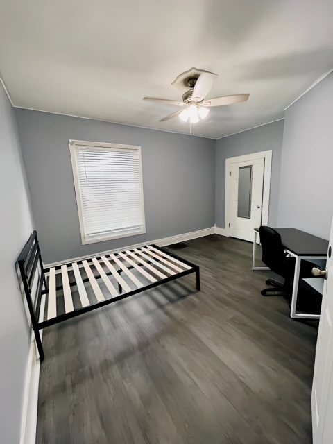 135 Lexington Ave 4