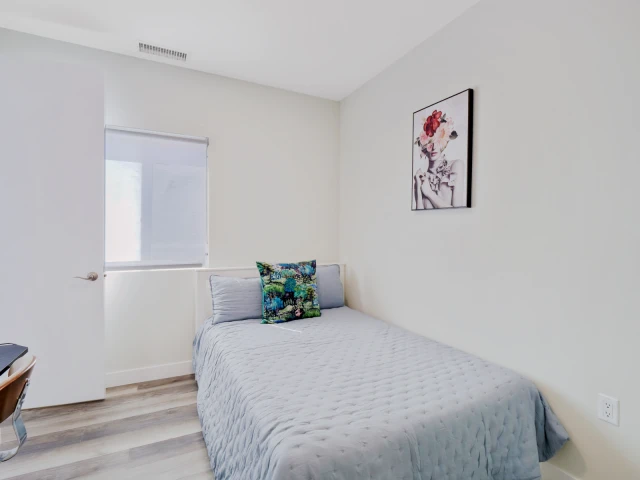 1280 W 37th PL 2