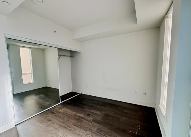 610 - 955 Bay St 3
