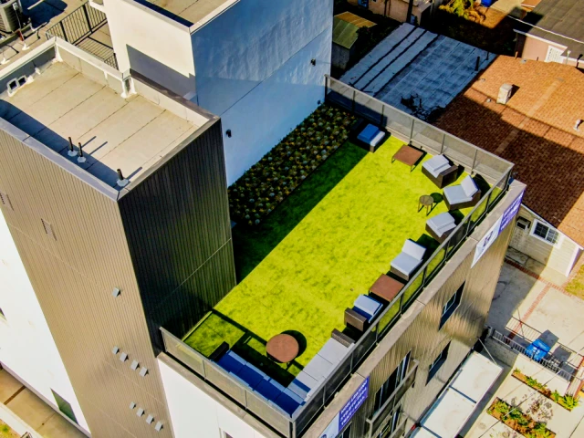 1073 Exposition Blvd 3