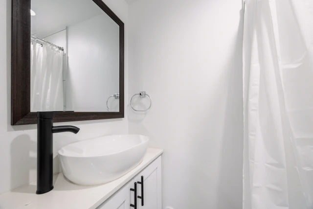 1648 1/2 W 35th PL 1