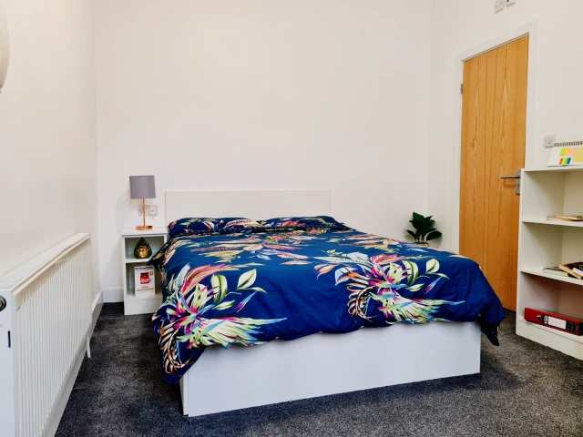 E14, Sangha House, LE1 5SP 1