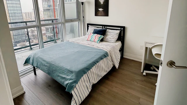 Liwinco - Yonge Dundas Street (77 Mutual St) 3