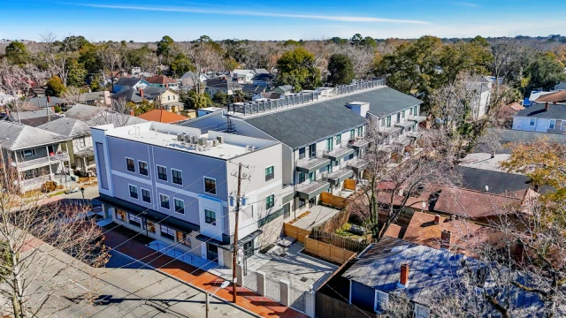 601 E. 39th Street 4