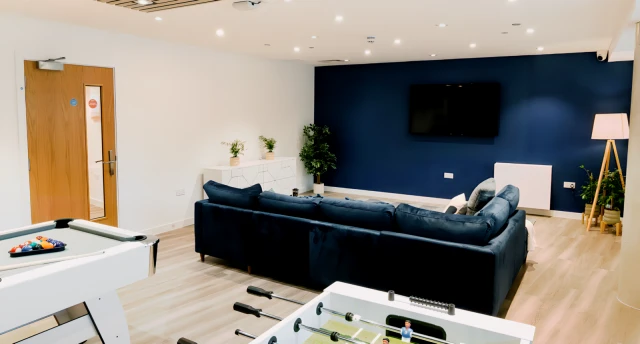 Currus Court 4
