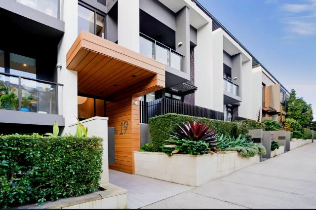 19 Minogue Cres