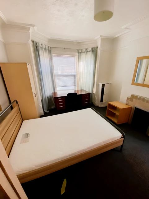 Room 1, Burleigh Road, LE11 3BA